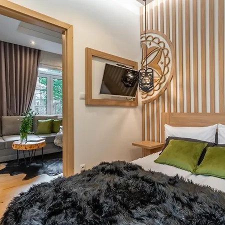 Jagiellonska Residence: Comfortable With Parking And Sauna Apartment