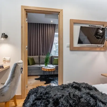Jagiellonska Residence: Comfortable With Parking And Sauna